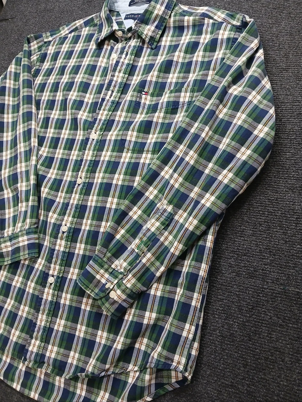 Tommy Hilfiger Men's SZ MED. Green, Blue & White Plaid Button-Down L/S Shirt - Picture 2 of 10